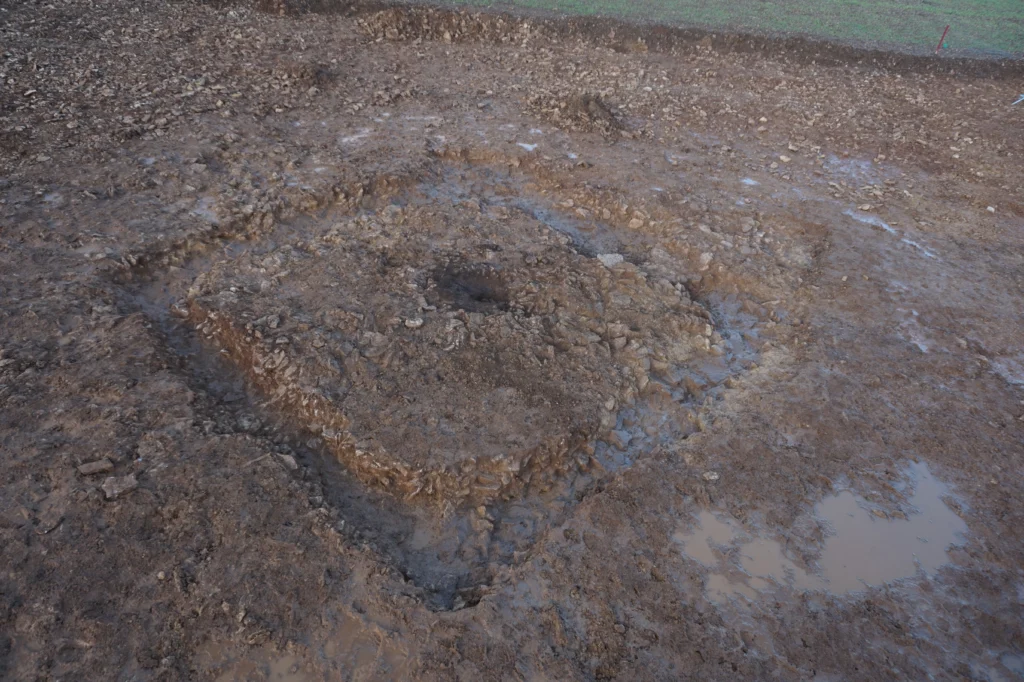 Area 25 burial enclosure 